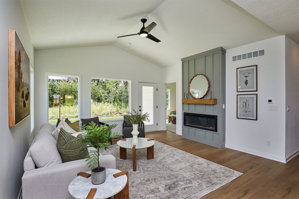 1085 NW Macarthur Lane, Waukee, IA 50263