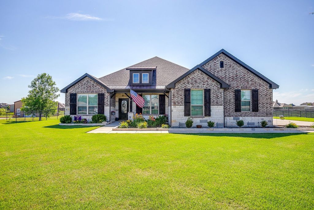 7825 Sagebrush Lane, Godley, TX 76044