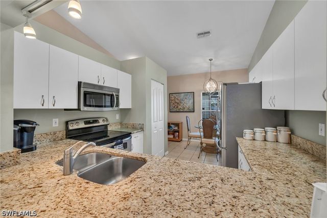 103 Tanglewood CT 128-1, Naples, FL 34113