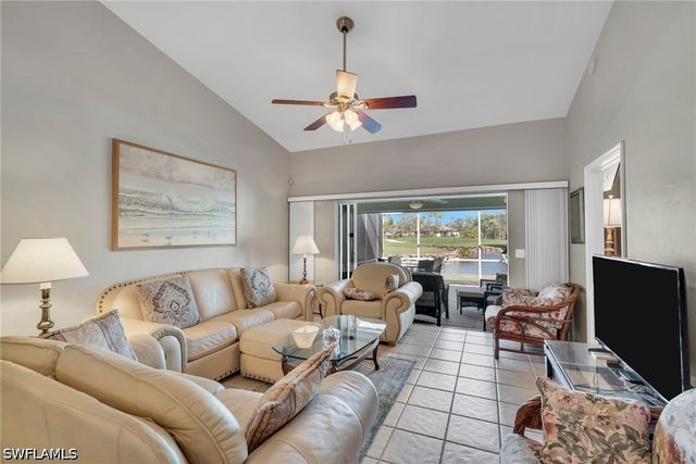 103 Tanglewood CT 128-1, Naples, FL 34113
