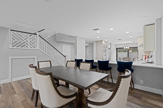 2435 Presidential Way G, West Palm Beach, FL 33401