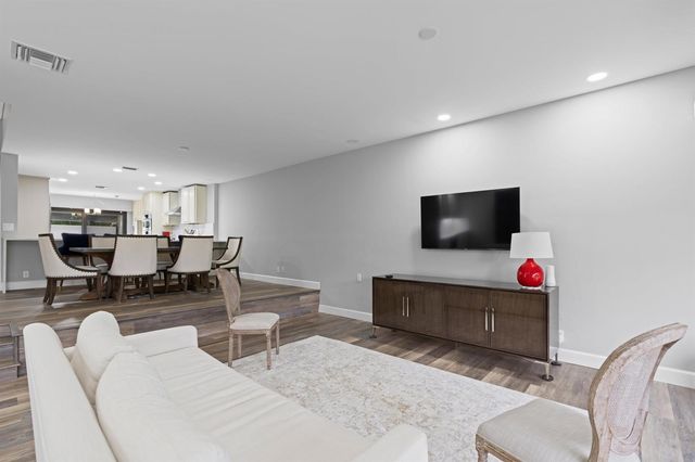 2435 Presidential Way G, West Palm Beach, FL 33401