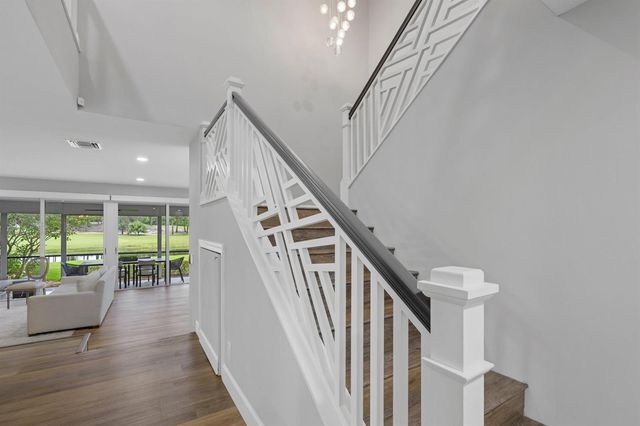 2435 Presidential Way G, West Palm Beach, FL 33401