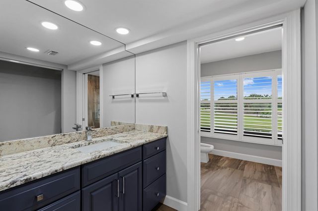 2435 Presidential Way G, West Palm Beach, FL 33401