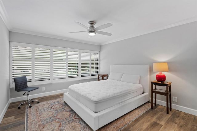 2435 Presidential Way G, West Palm Beach, FL 33401