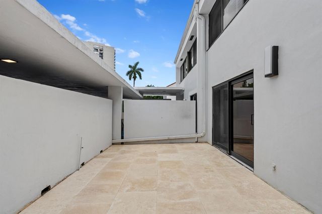 2435 Presidential Way G, West Palm Beach, FL 33401