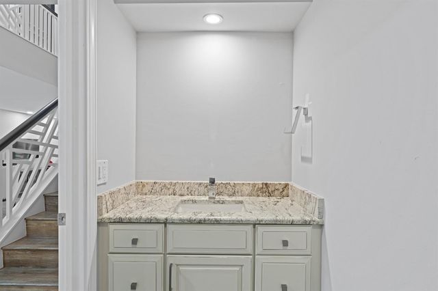 2435 Presidential Way G, West Palm Beach, FL 33401