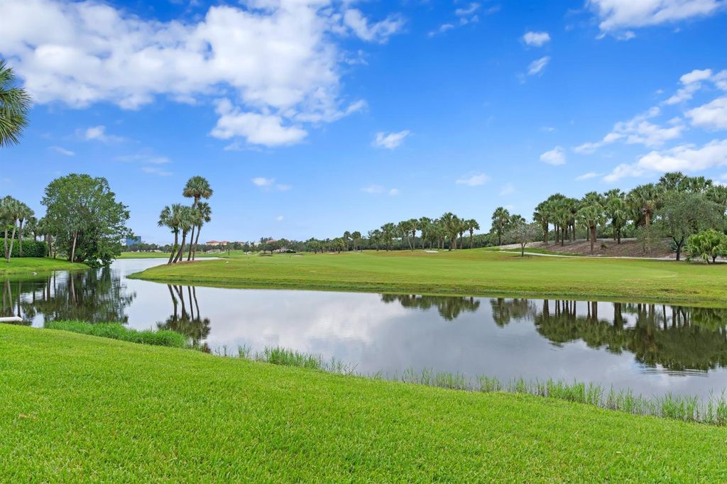 2435 Presidential Way G, West Palm Beach, FL 33401