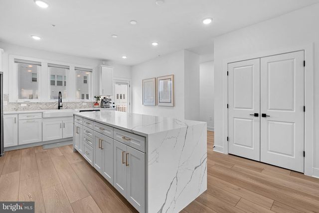 19738 PEACH FLOWER TER, Ashburn, VA 20147