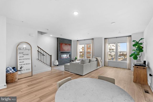 19738 PEACH FLOWER TER, Ashburn, VA 20147