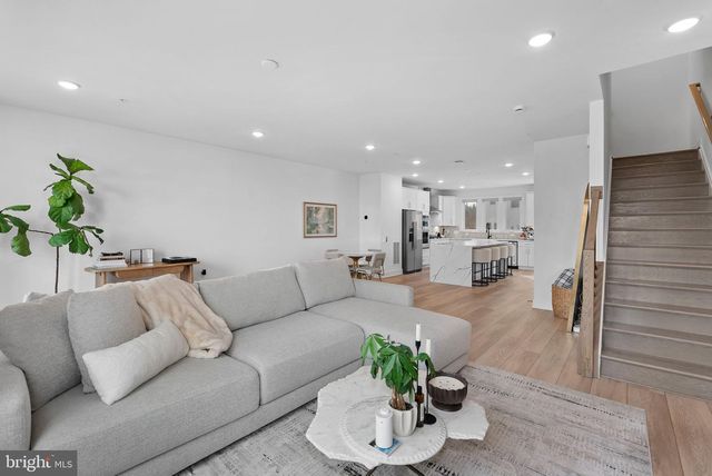 19738 PEACH FLOWER TER, Ashburn, VA 20147