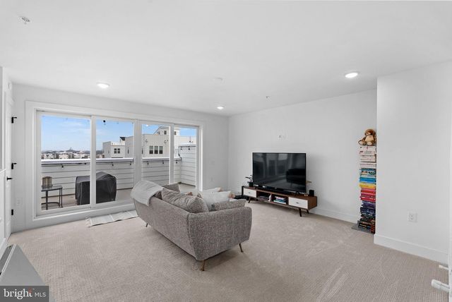 19738 PEACH FLOWER TER, Ashburn, VA 20147