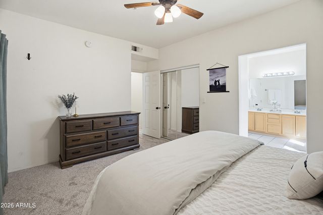 7401 W ARROWHEAD CLUBHOUSE Drive 2040, Glendale, AZ 85308