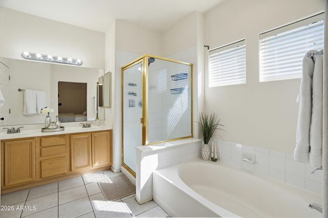 7401 W ARROWHEAD CLUBHOUSE Drive 2040, Glendale, AZ 85308