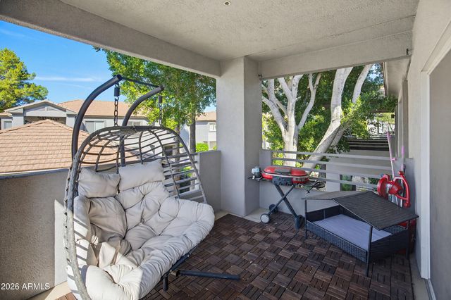 7401 W ARROWHEAD CLUBHOUSE Drive 2040, Glendale, AZ 85308