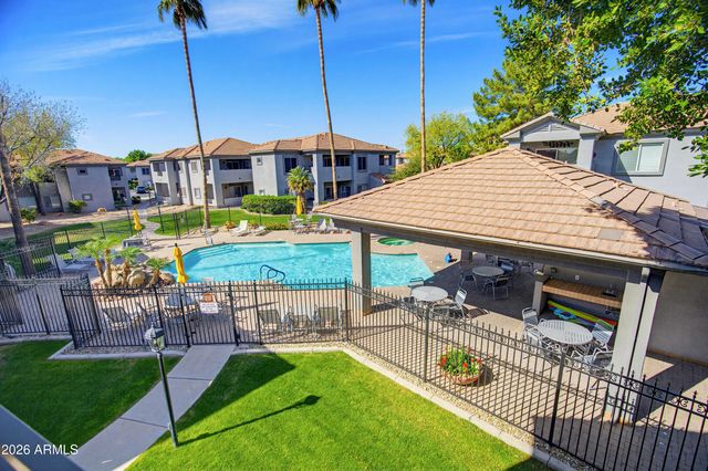 7401 W ARROWHEAD CLUBHOUSE Drive 2040, Glendale, AZ 85308