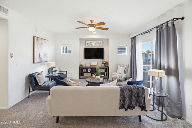 7401 W ARROWHEAD CLUBHOUSE Drive 2040, Glendale, AZ 85308