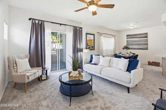 7401 W ARROWHEAD CLUBHOUSE Drive 2040, Glendale, AZ 85308