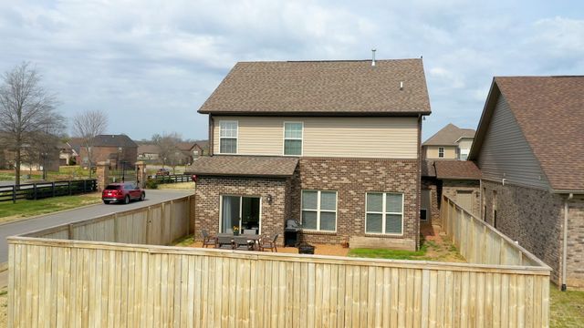 183 Annapolis Bend Cir, Hendersonville, TN 37075