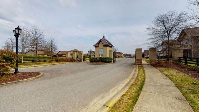 183 Annapolis Bend Cir, Hendersonville, TN 37075