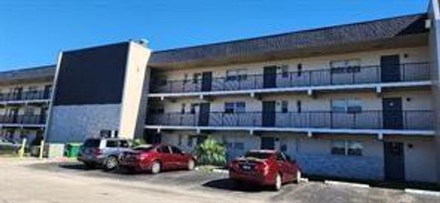 8020 N Colony Circle 110, Tamarac, FL 33321