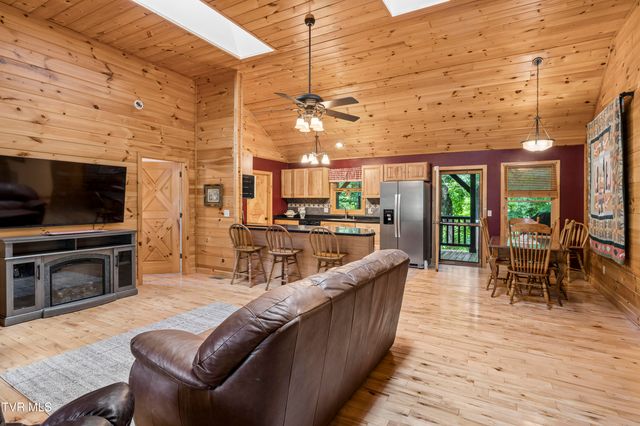 117 Seth Street, Roan Mountain, TN 37687