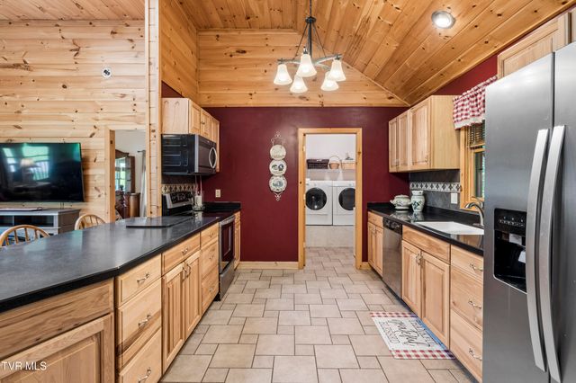 117 Seth Street, Roan Mountain, TN 37687