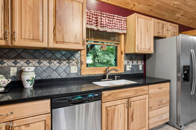 117 Seth Street, Roan Mountain, TN 37687