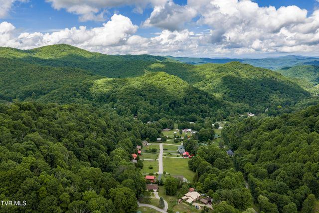 117 Seth Street, Roan Mountain, TN 37687