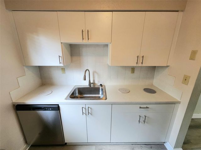 2607 NE 8th Avenue 33, Wilton Manors, FL 33334