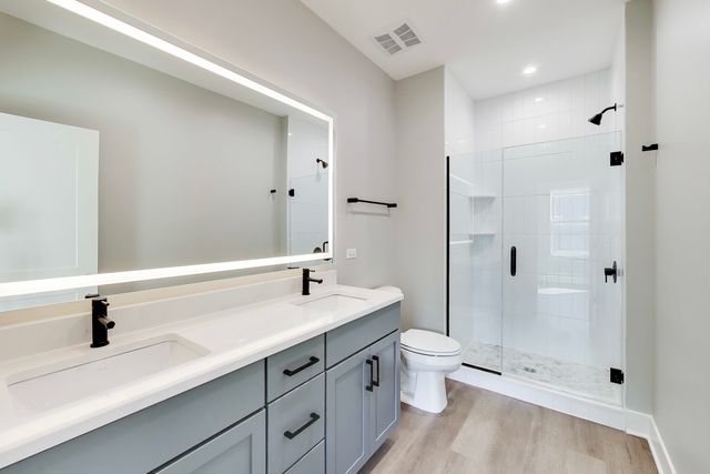 5424 Old Orchard Road, Skokie, IL 60077