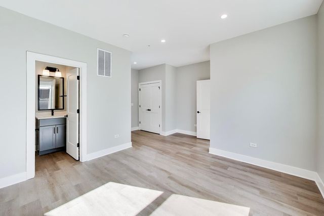 5424 Old Orchard Road, Skokie, IL 60077