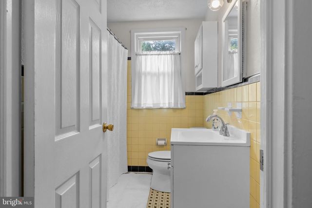 246 N BUCKTHORNE AVE, Langhorne, PA 19047