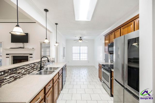 302 Estates Way, Warner Robins, GA 31088