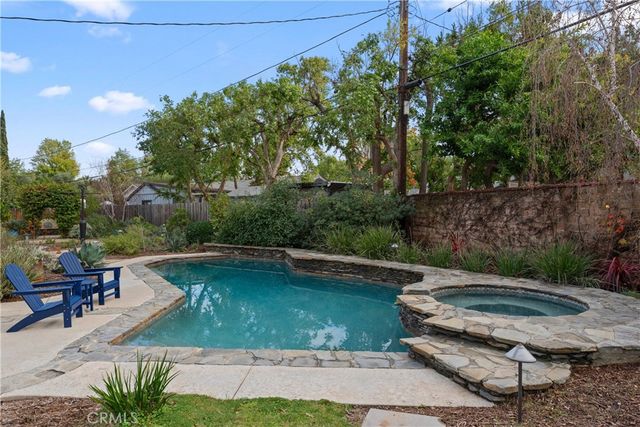6217 Melba Avenue, Woodland Hills, CA 91367