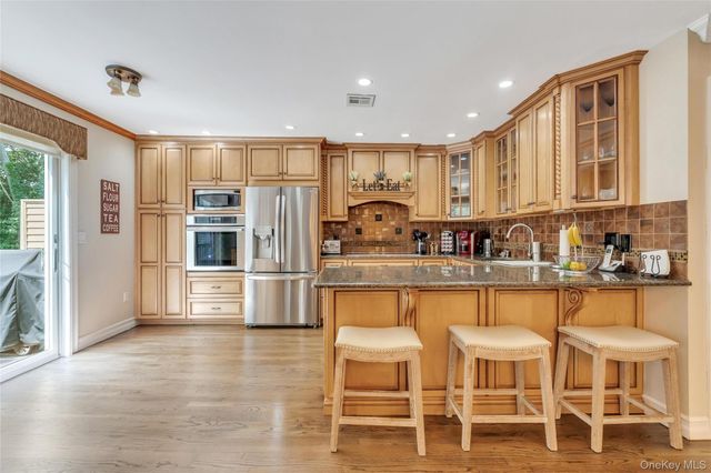 6 Princess Tree Court, Port Jefferson, NY 11777