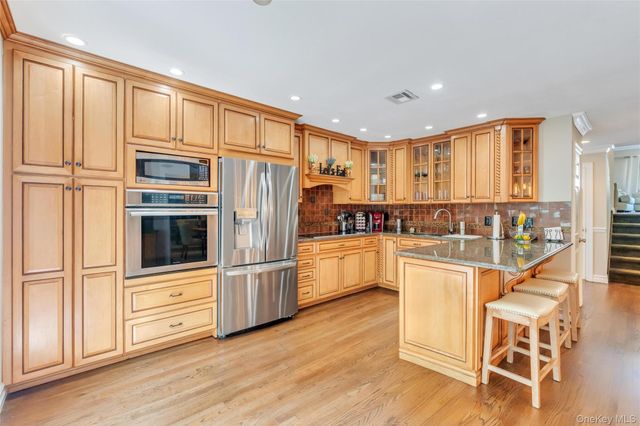 6 Princess Tree Court, Port Jefferson, NY 11777