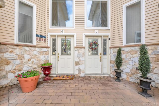 6 Princess Tree Court, Port Jefferson, NY 11777