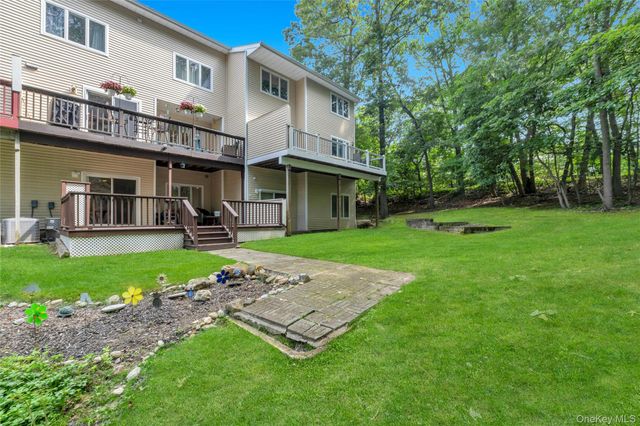 6 Princess Tree Court, Port Jefferson, NY 11777