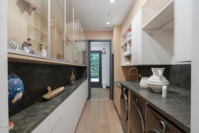 4909 Gould Avenue, La Canada Flintridge, CA 91011