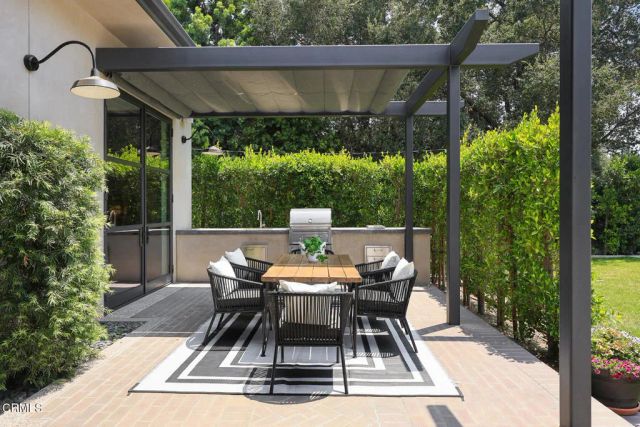 4909 Gould Avenue, La Canada Flintridge, CA 91011