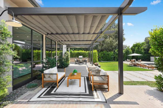 4909 Gould Avenue, La Canada Flintridge, CA 91011