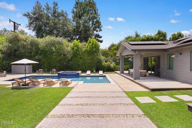 4909 Gould Avenue, La Canada Flintridge, CA 91011