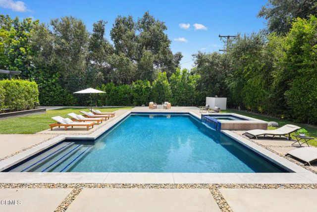 4909 Gould Avenue, La Canada Flintridge, CA 91011