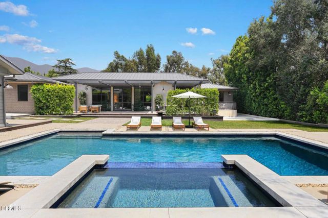 4909 Gould Avenue, La Canada Flintridge, CA 91011