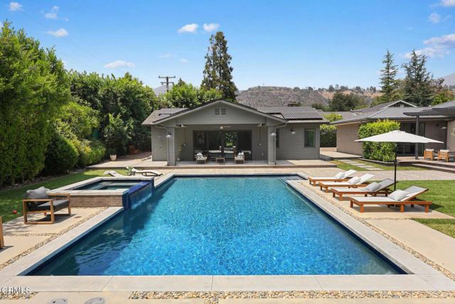 4909 Gould Avenue, La Canada Flintridge, CA 91011