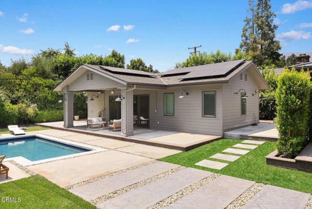4909 Gould Avenue, La Canada Flintridge, CA 91011