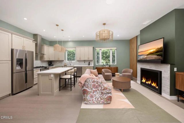 4909 Gould Avenue, La Canada Flintridge, CA 91011