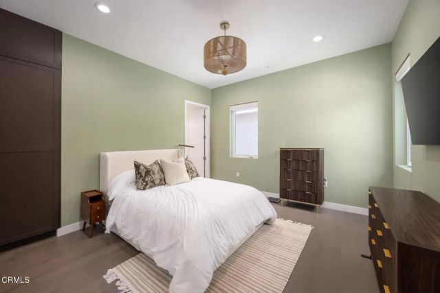4909 Gould Avenue, La Canada Flintridge, CA 91011