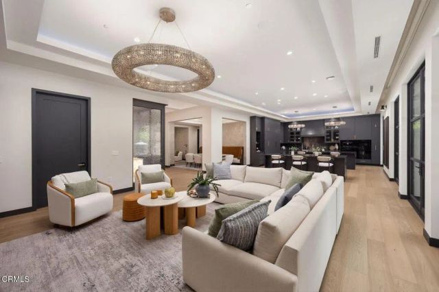 4909 Gould Avenue, La Canada Flintridge, CA 91011